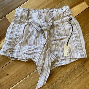 Linen paperbag shorts with tie